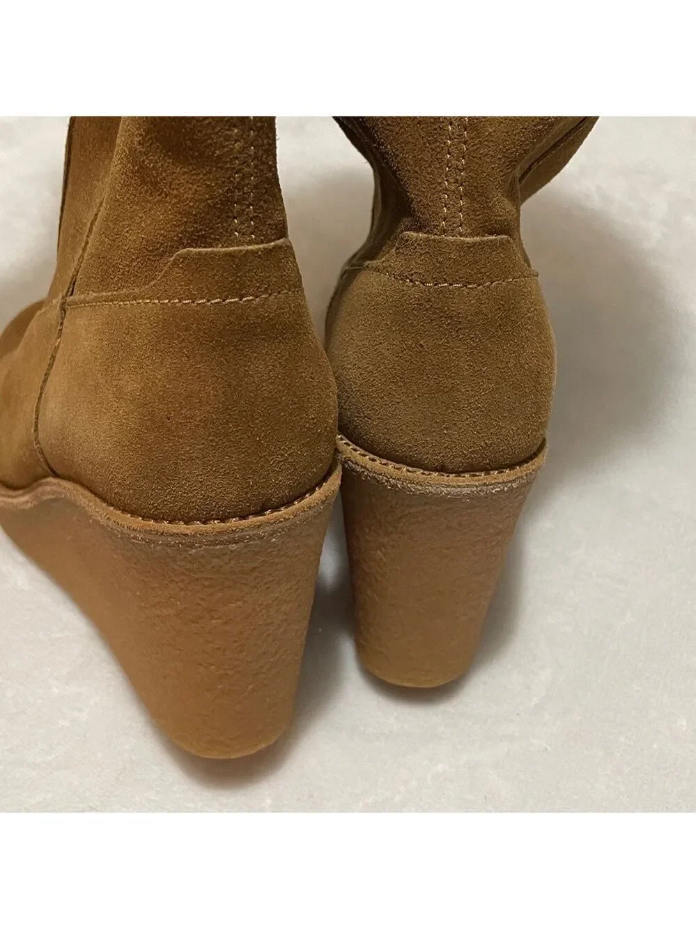 NWOB UGG Valberg Tan Suede Wedge Boots with Fur Trim Sz 6M